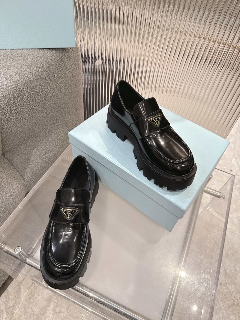 Pra*a flat shoes